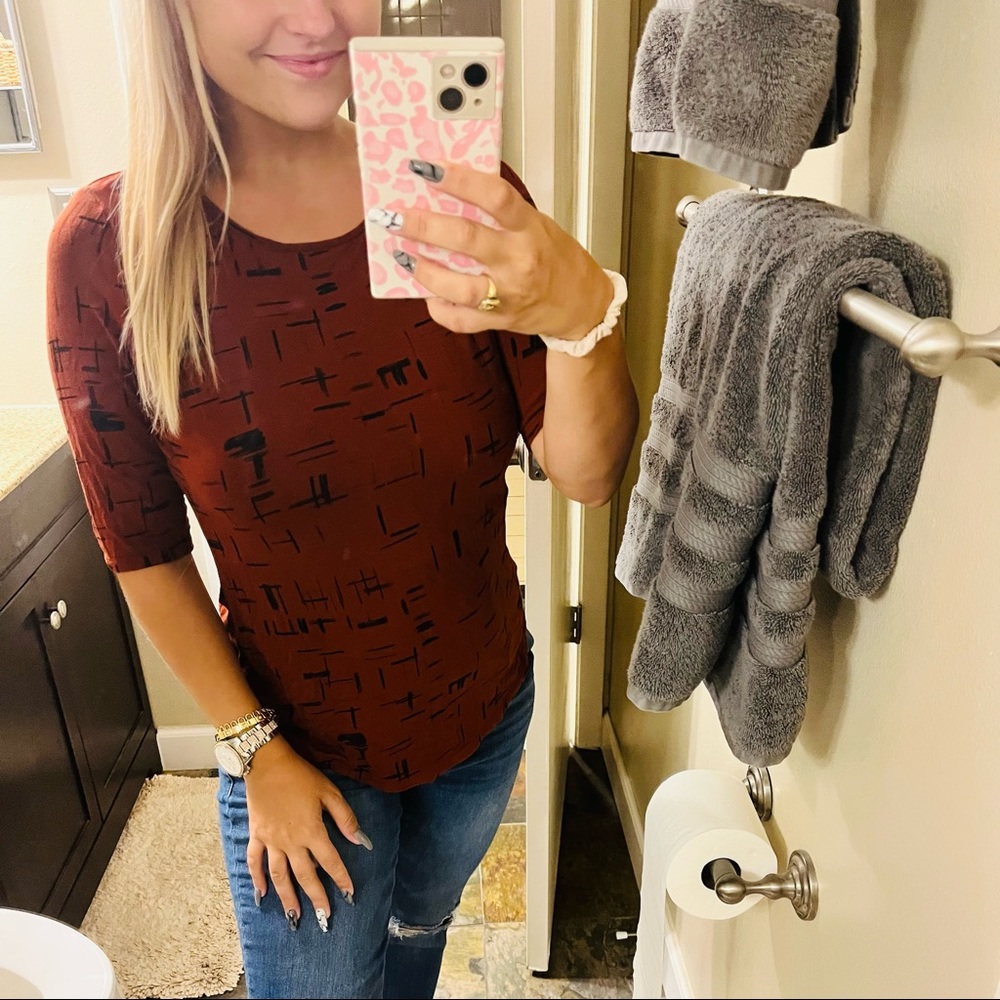 Apt 9 graphic shirt